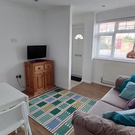Molesey Near Hampton Court, Viking Short Stays West Molesey Exterior photo