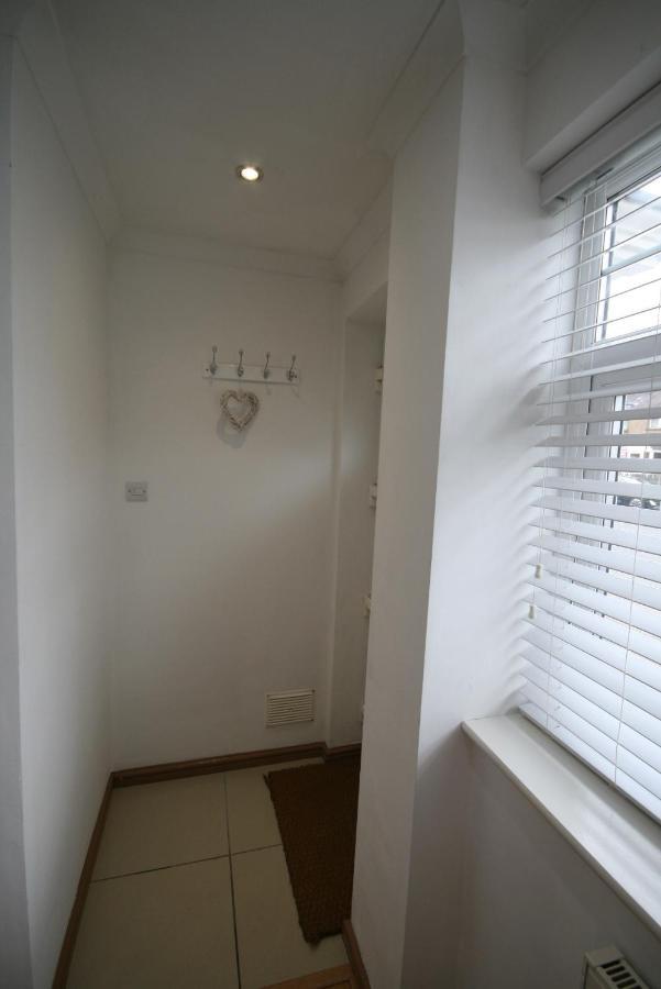Molesey Near Hampton Court, Viking Short Stays West Molesey Exterior photo