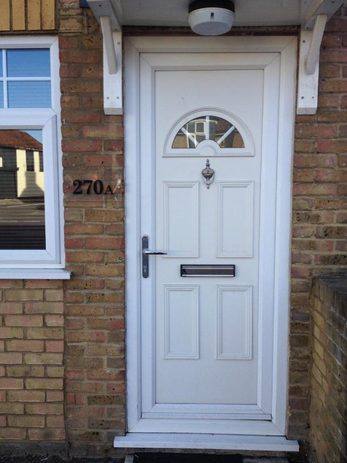 Molesey Near Hampton Court, Viking Short Stays West Molesey Exterior photo