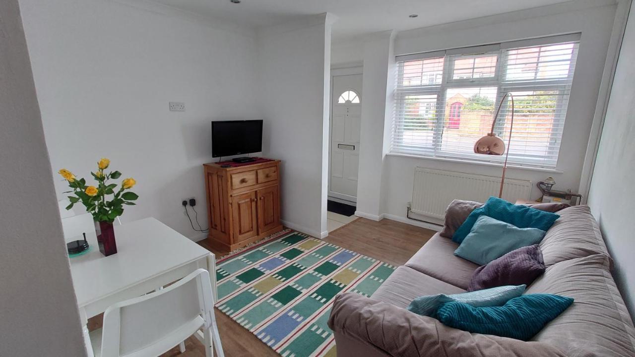 Molesey Near Hampton Court, Viking Short Stays West Molesey Exterior photo