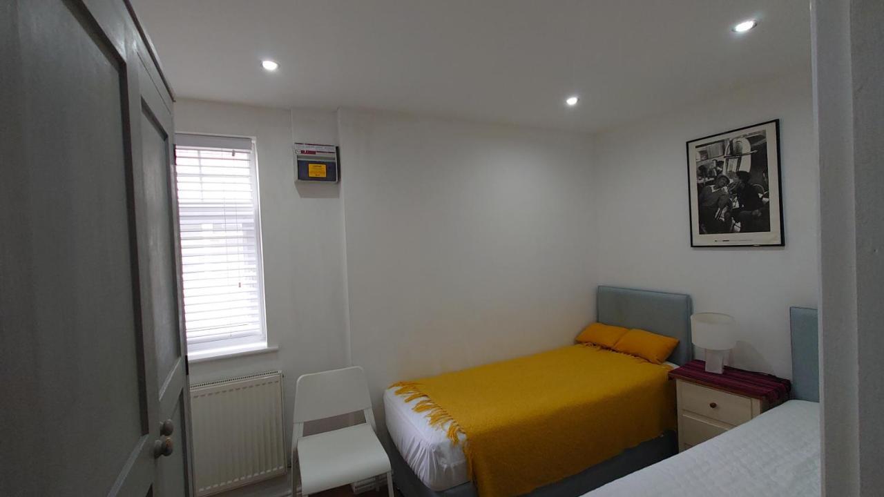 Molesey Near Hampton Court, Viking Short Stays West Molesey Exterior photo